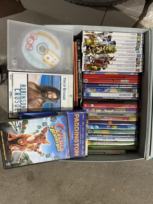 Zestaw DVD do samochodu przenośne Philips + filmy na długie trasy.
