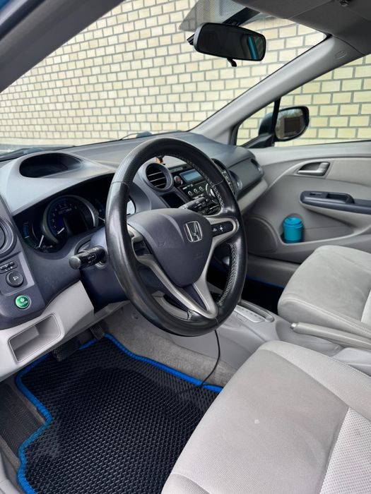 Автомобіль Honda Insight