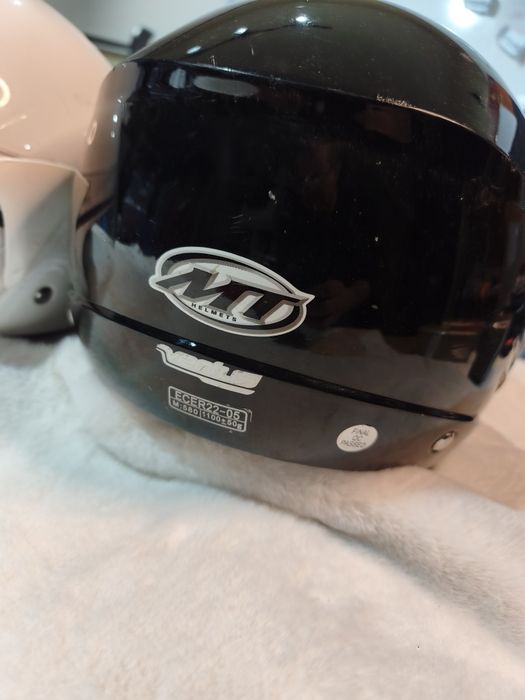 Kaski motocyklowe/motorowerowe  MT helmets używane - 2 sztuki