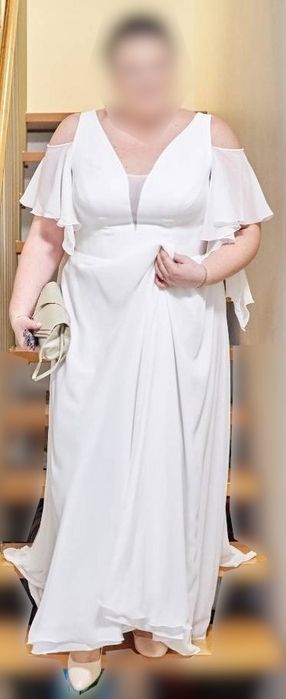 Piękna suknia ślubna plus size