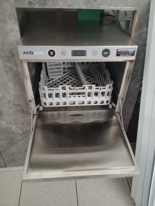 Máquina de lavar loiça profissional