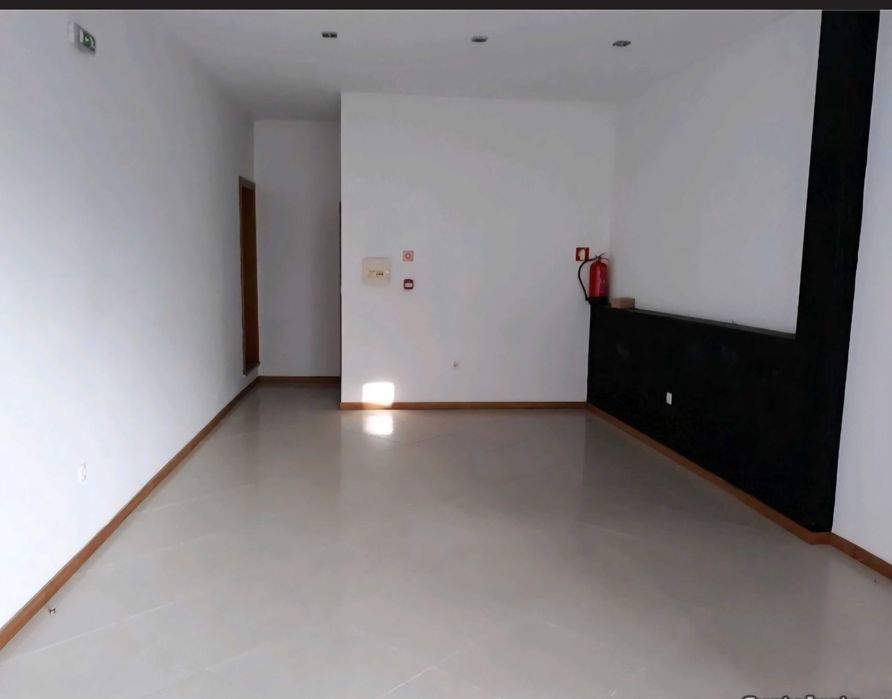 Venda de loja comercial em Vila Flor