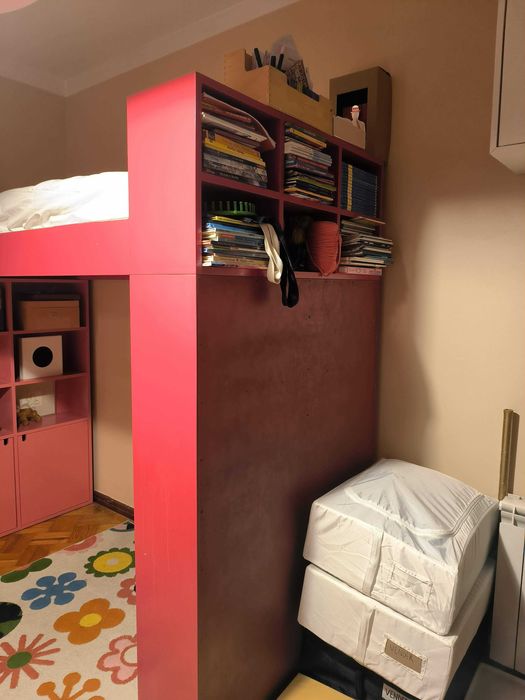 Cama beliche superior lacada cor de rosa