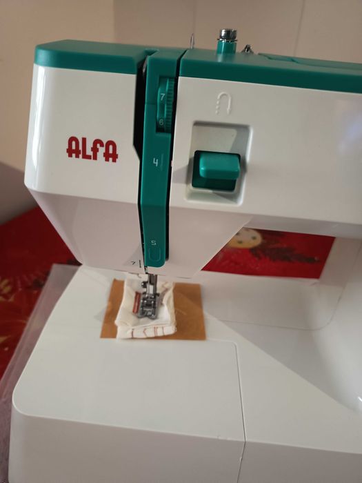 Maquina de costura Alfa Practik 7 NOVA
