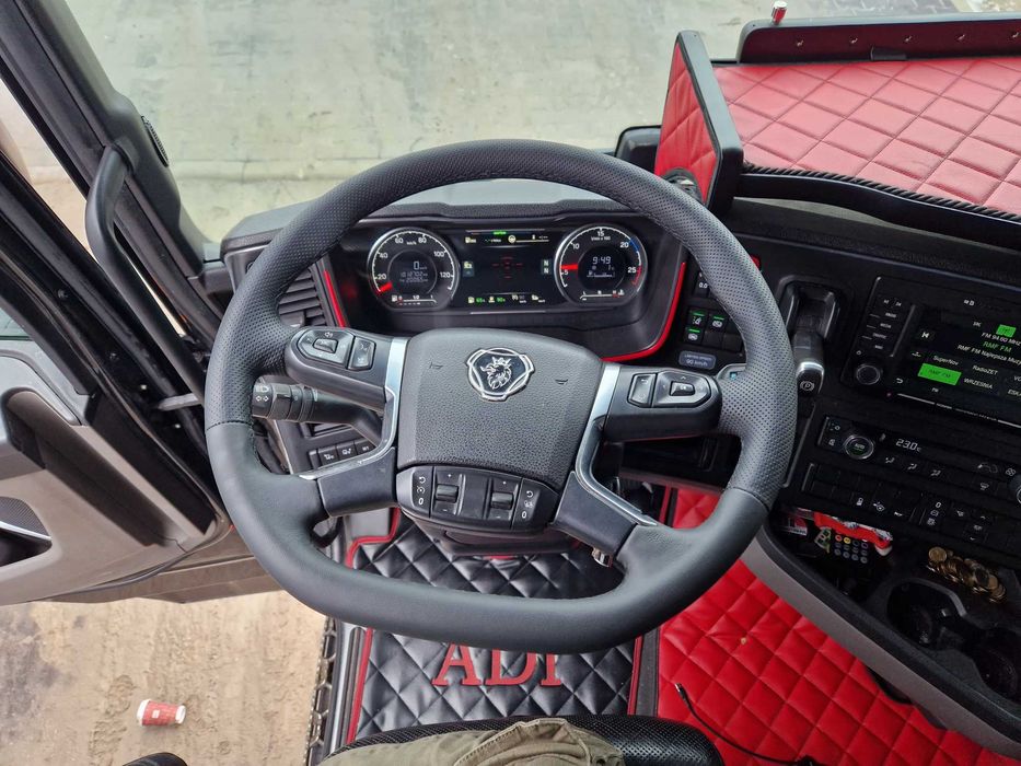 Scanie S580 V8 2017r automat, cała na poduszkach