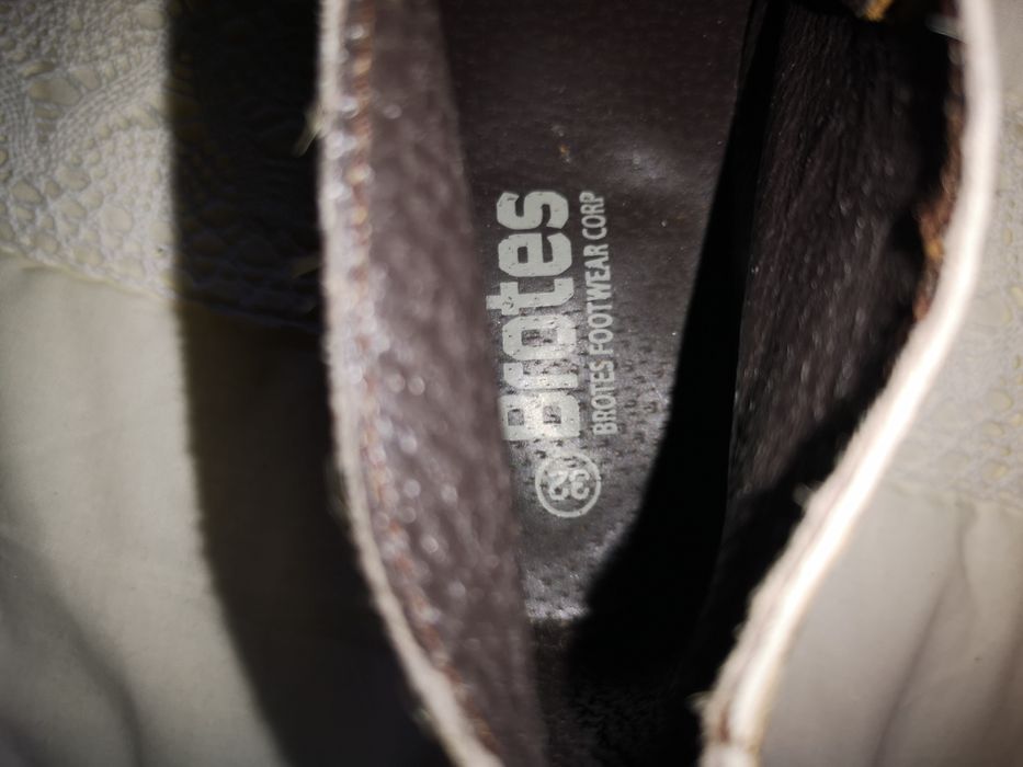 Botas da marca Brotes em pelinho com padrão novas - 32