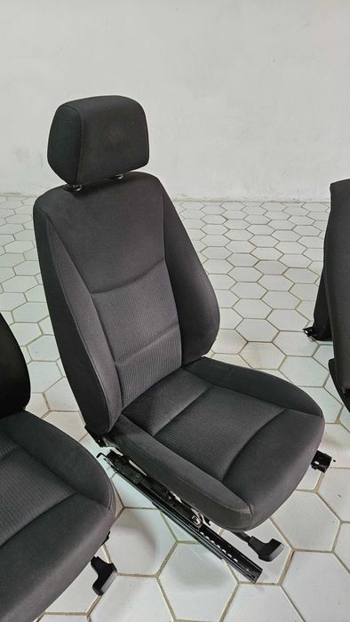 Conjunto Completo de Bancos (Tecido) + Quartelas Traseiras (Pele) - BMW E90