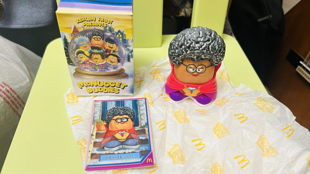 Игрушка из американского макдональдса