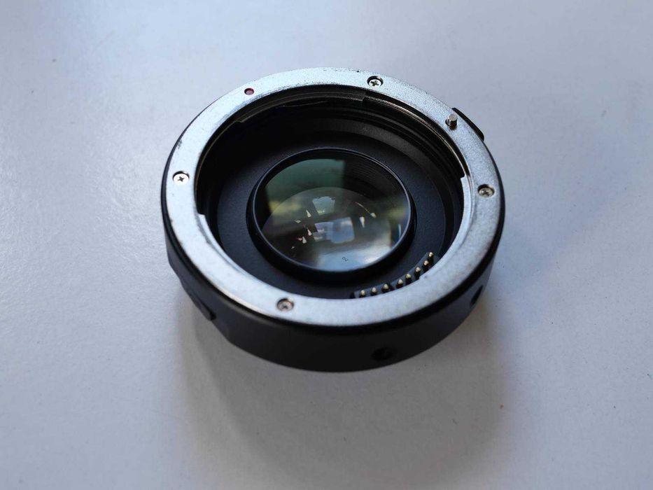 Viltrox EF-M2 II Speed Booster для Canon EF на байонеті Micro 4/3