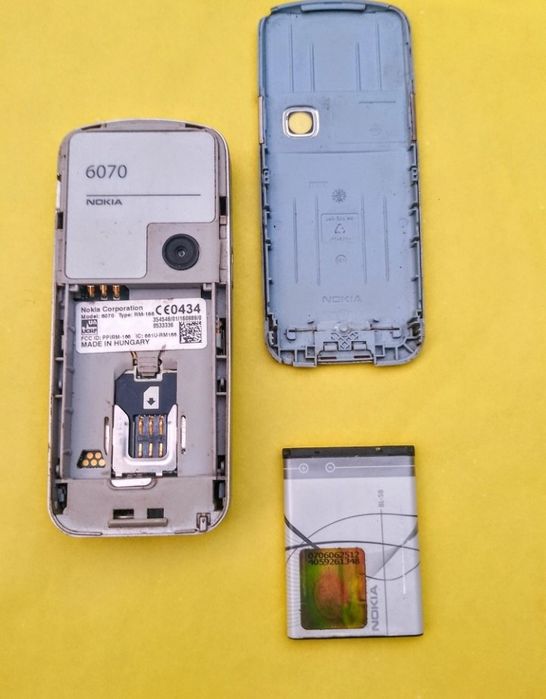 Кнопочний мобільный телефон Nokia 6070 робочий,аккум.норм.Е ДЕФЕКТИ !