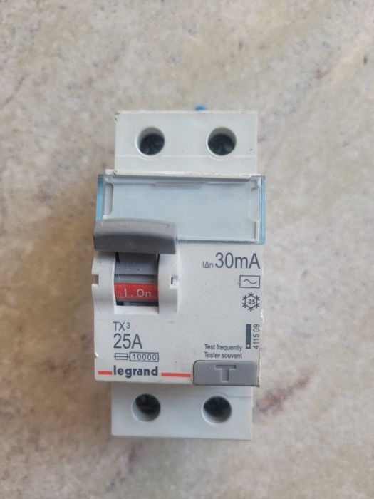 LEGRAND 1 szt Wyłącznik różnicowo-prądowy P302 25A 30mA