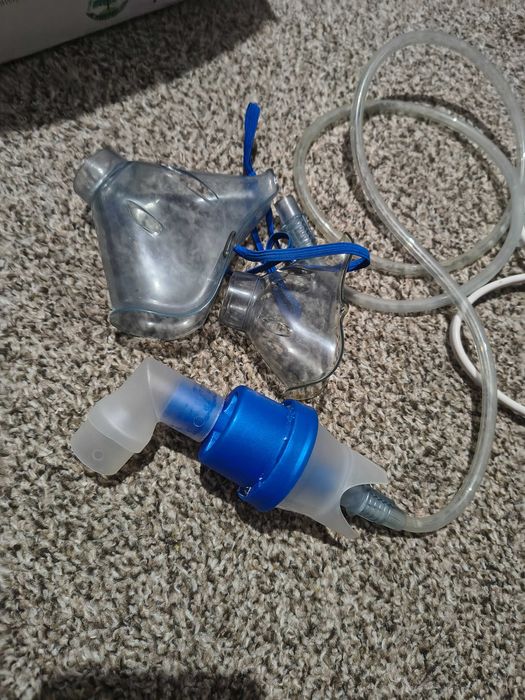 Inhalator przenośny tłokowy