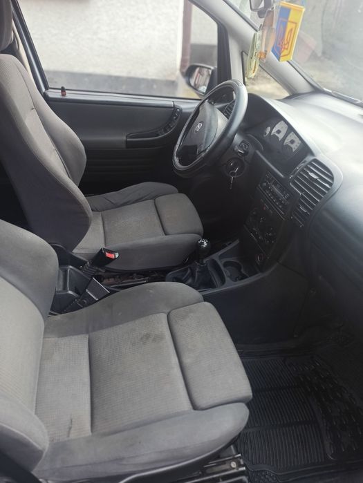 Продам автомобіль Opel Zafira 2002