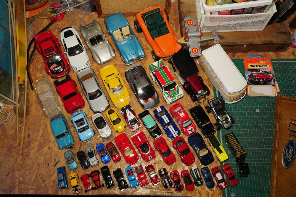 Carros Miniatura Burago, Hotwheels, Maisto, Matchbox, etc. 1/18 a 1/64
