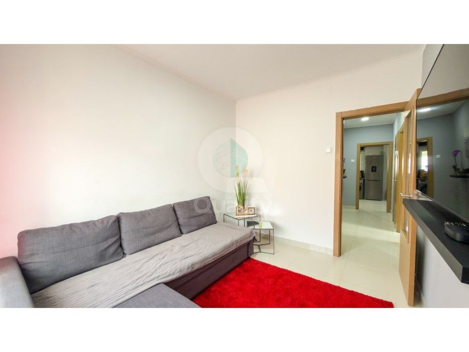 Apartamento T3 convertido em T2 na Verderena