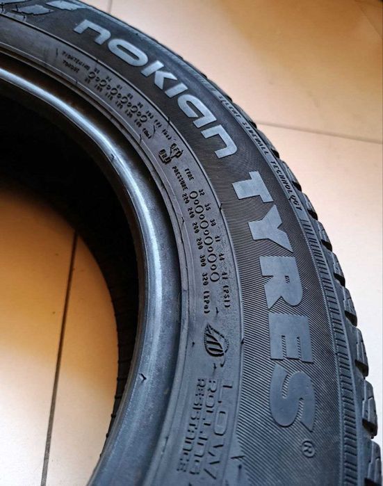 Пара шин б/у 175/70R14 84T Nokian Tyres WR Snowproof