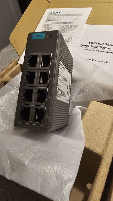 MOXA 8-Port Switch64586412482433124