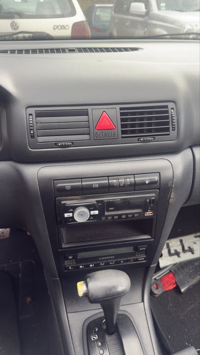 Skoda Octávia 1.9 Tdi 90cv ano 2000 para peças carro caixa automática