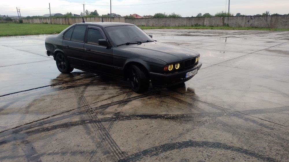 продам BMW e34 525