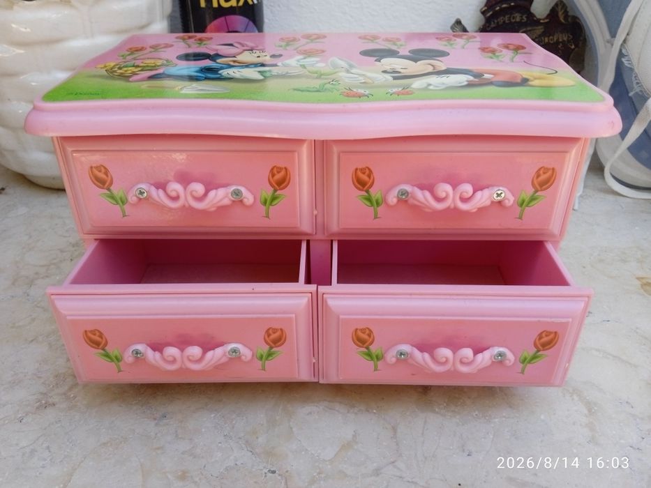 Guarda jóias para menina