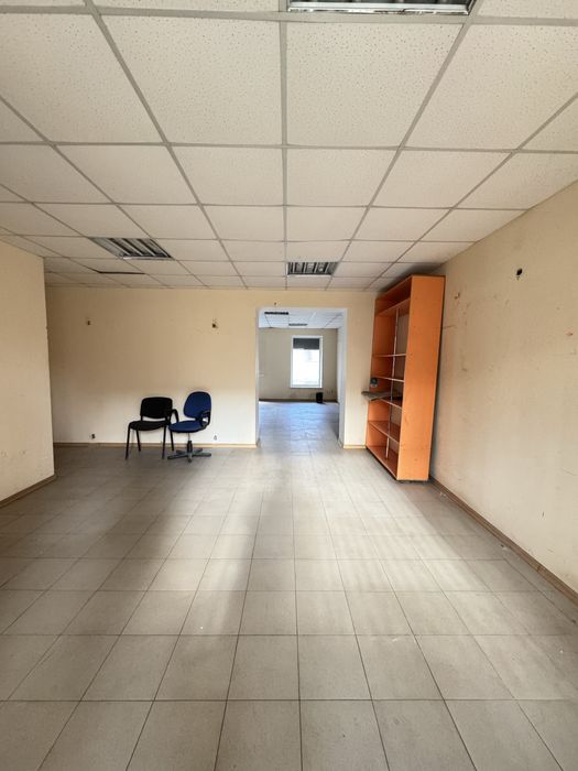 Орерда приміщення 72,3 м.кв, червона лінія, фасад