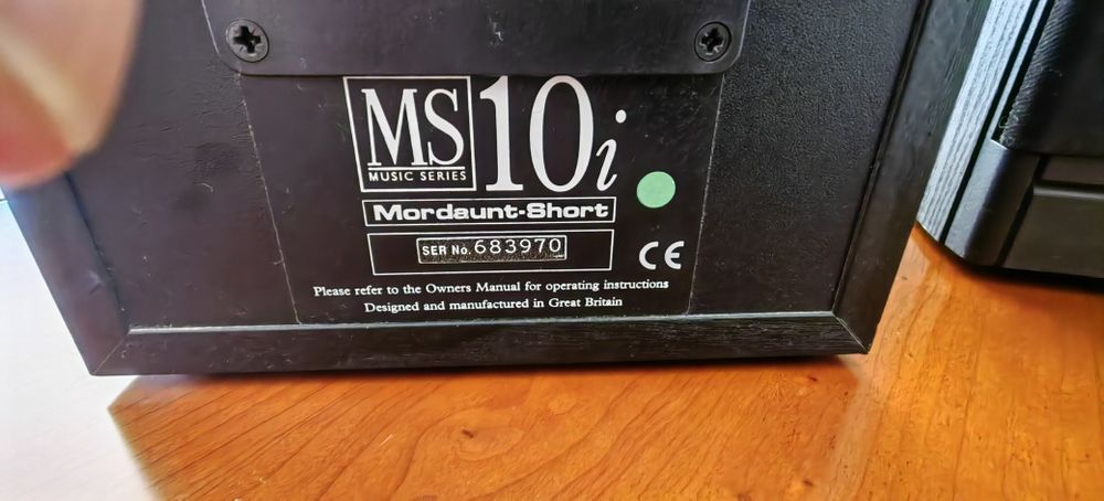 Colunas  com agudos e médios muito bom