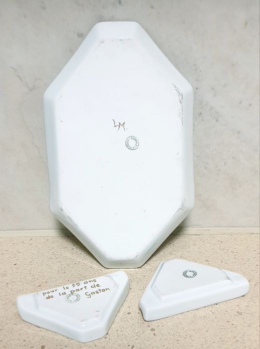 Linda pequena bandeja /prato com 2 cinzeiros em porcelana Limoges