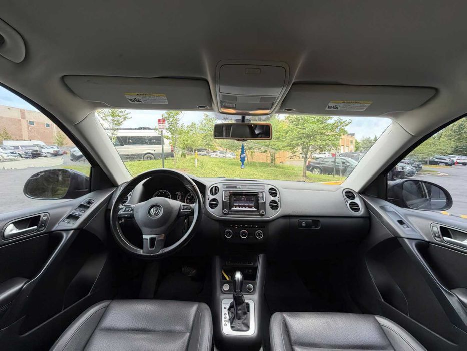 Volkswagen Tiguan      2016