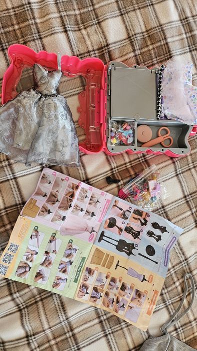 Продам чудовий набір для шиття одягу лялька Barbie. + Бутік-салон.