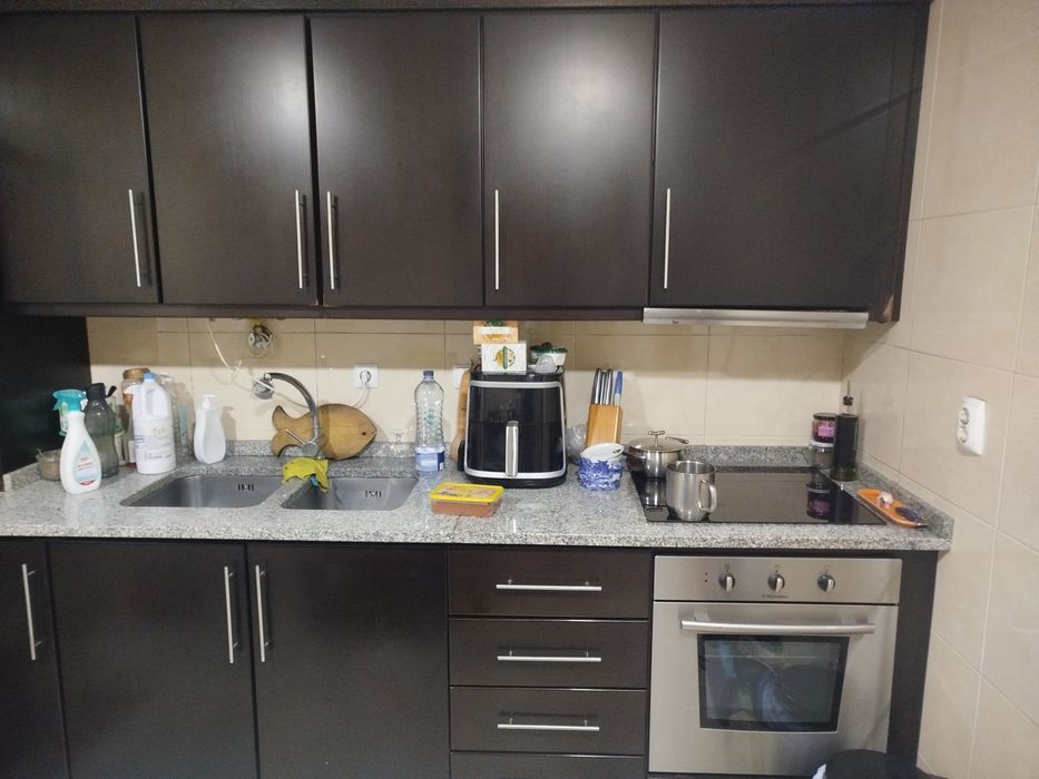 Cozinha  com bancada em pedra