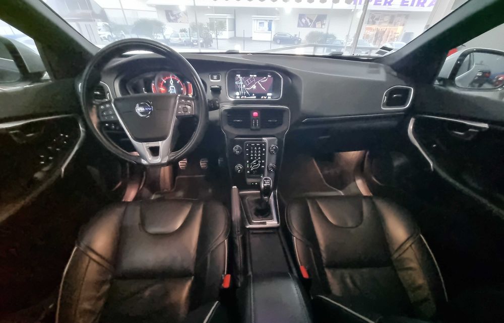 Volvo V40 R-Design D2 1.6