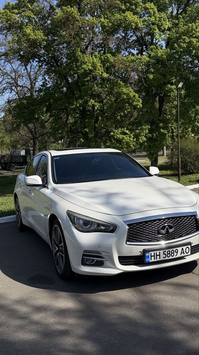 Продам Infiniti Q50 2015