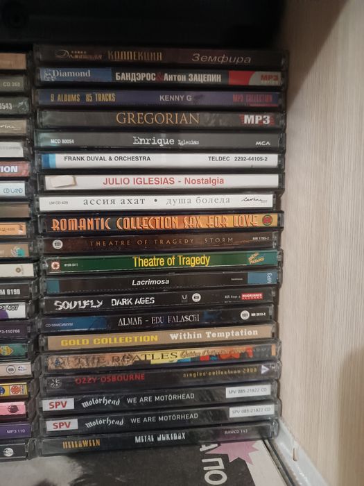 Продам коллекцию аудиокассет с разной музыкой