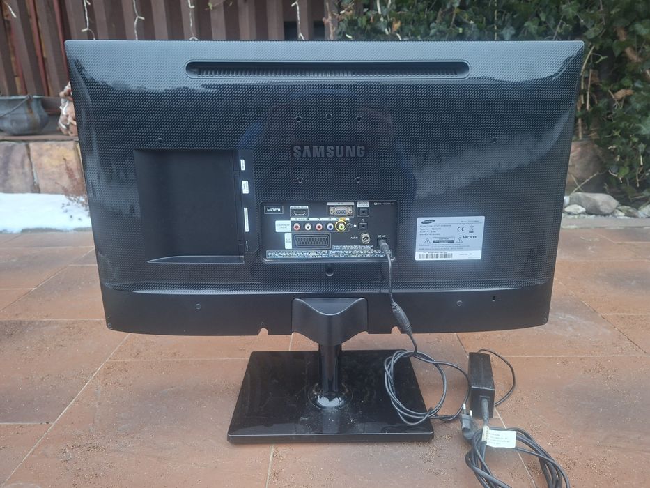 Telewizor SAMSUNG 27CALI stan bdb z hdmi