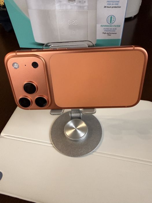 iPhone 17 pro orange(заблокований)