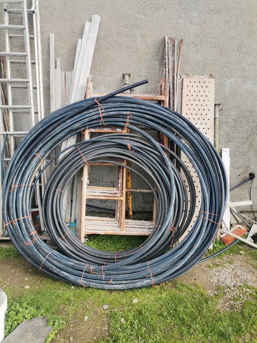 Bomba submersivel com tudo completo para  furo.