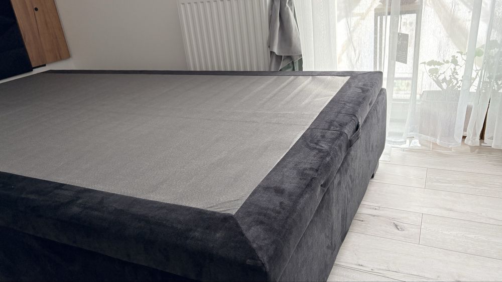 Łóżko tapicerowane czarne