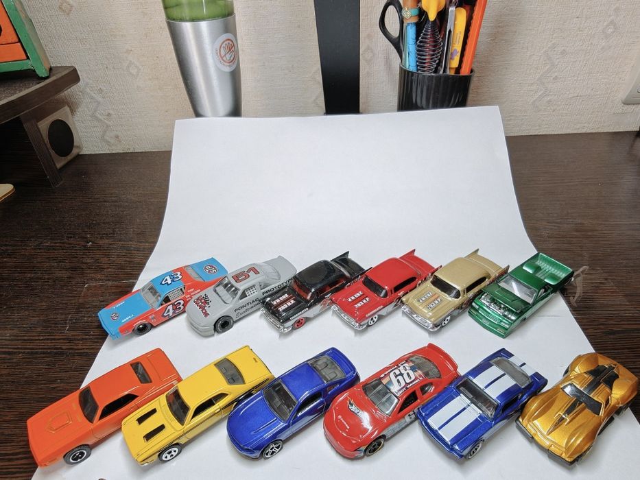 Машинки модели hot wheels matchbox Johnny lightning racing champions maisto