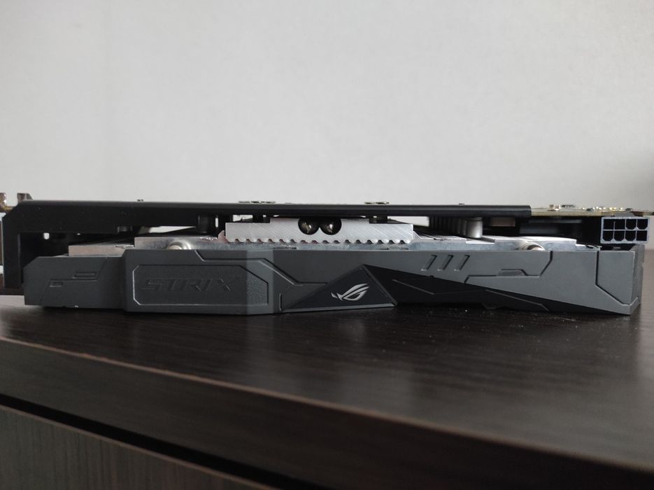Відеокарта Asus Rog strix