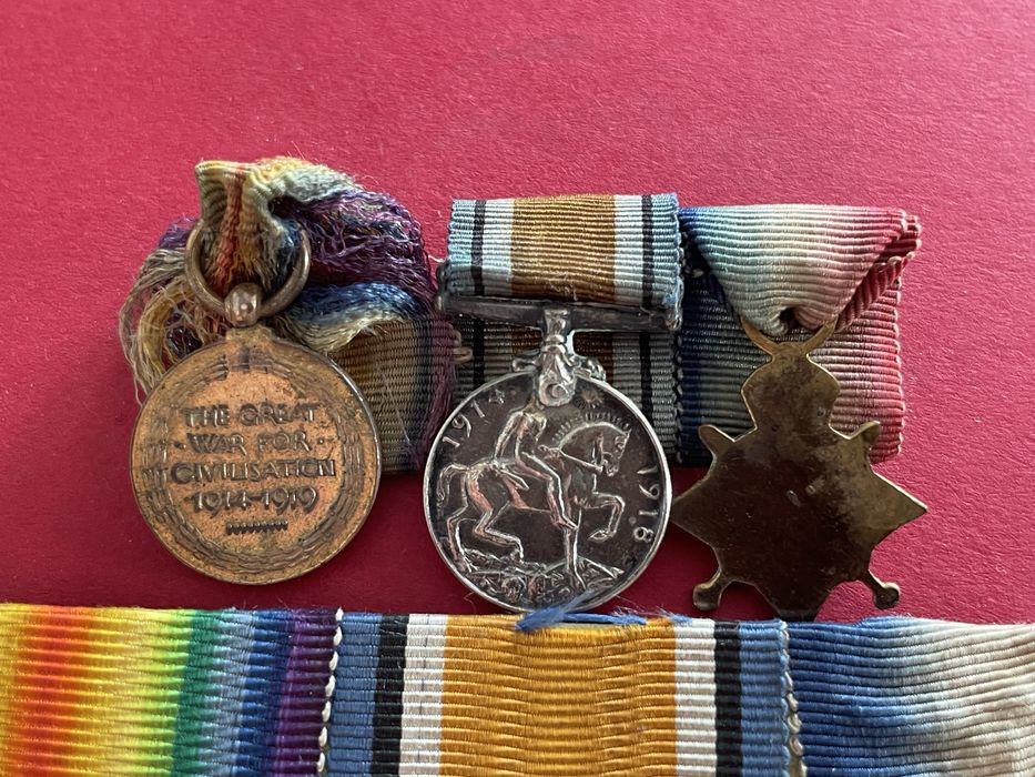 Zestaw sygnowanych medali brytyjskich kapral saper miniaturki baretki