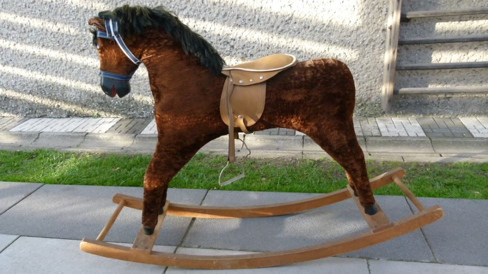 Dziecięcy konik bujany