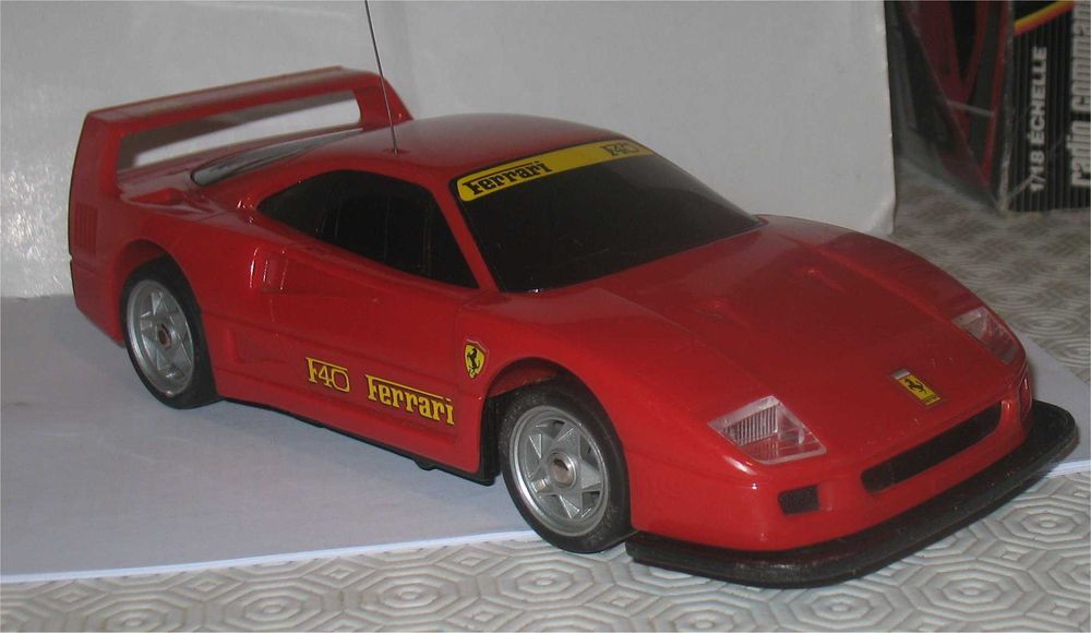 Nikko - Ferrari F40 (Vintage - 1/18)