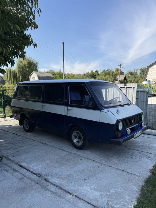 Автомобиль РАФ-2203