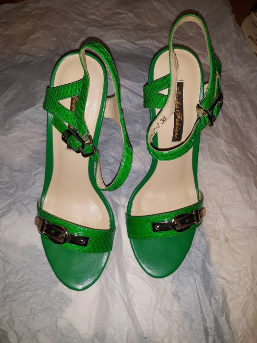 Продам босоножки Sasha Fabiani