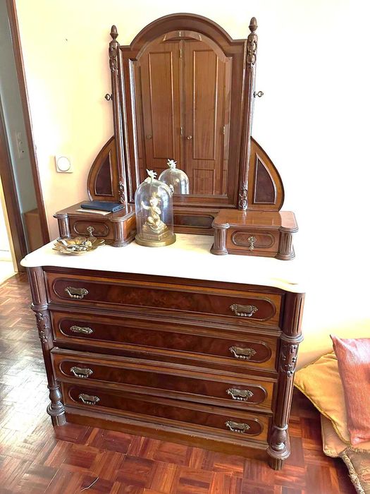 Mobília de Quarto - raiz de nogueira