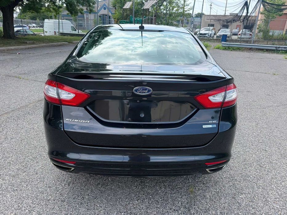 Ford Fusion      2015