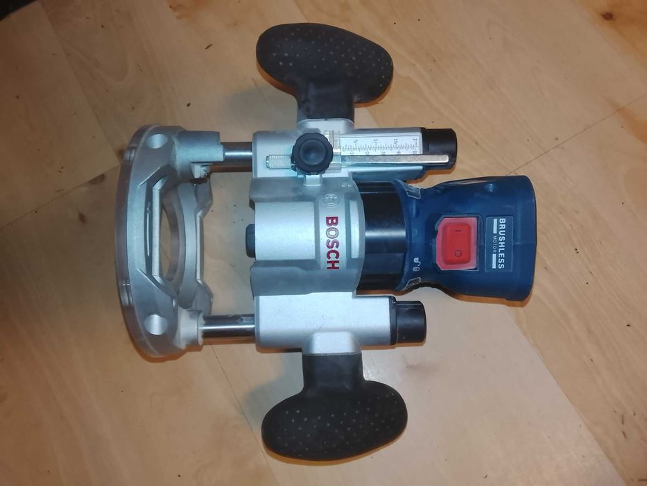 Frezarka górnowrzecionowa Bosch GKF 600