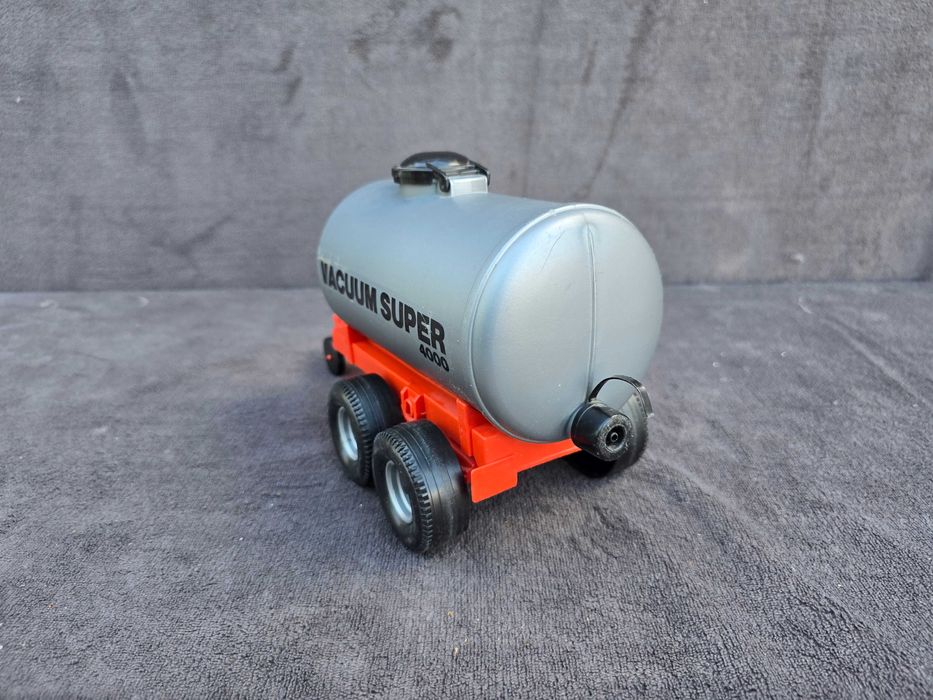Bruder beczkowóz vacuum Super 4000