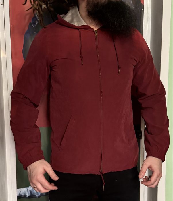 Вітровка бордо Obey L