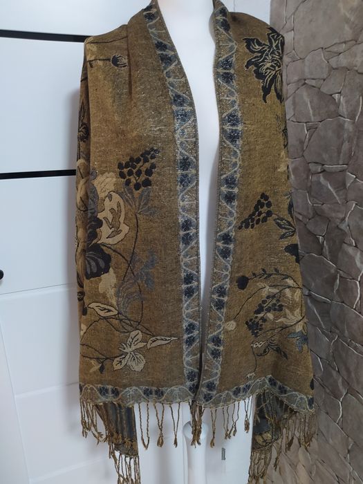 Cashmere. Kaszmirowy szal damski.